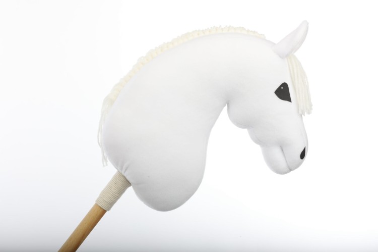 Hobby horse biały A3 prawa.JPG